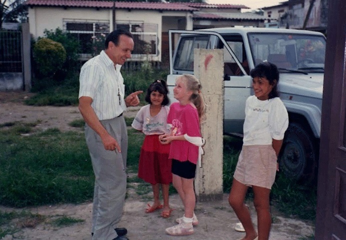 1994, regreso a Quito, nombrado Formador de Jóvenes Misioneros en el Postulantado